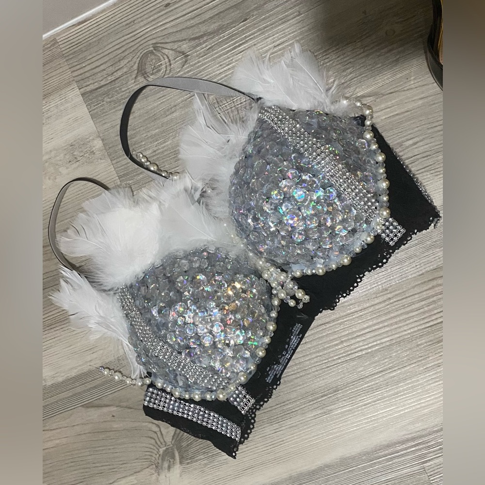 DIY feathered jeweled bra (SELENA COSTUME)